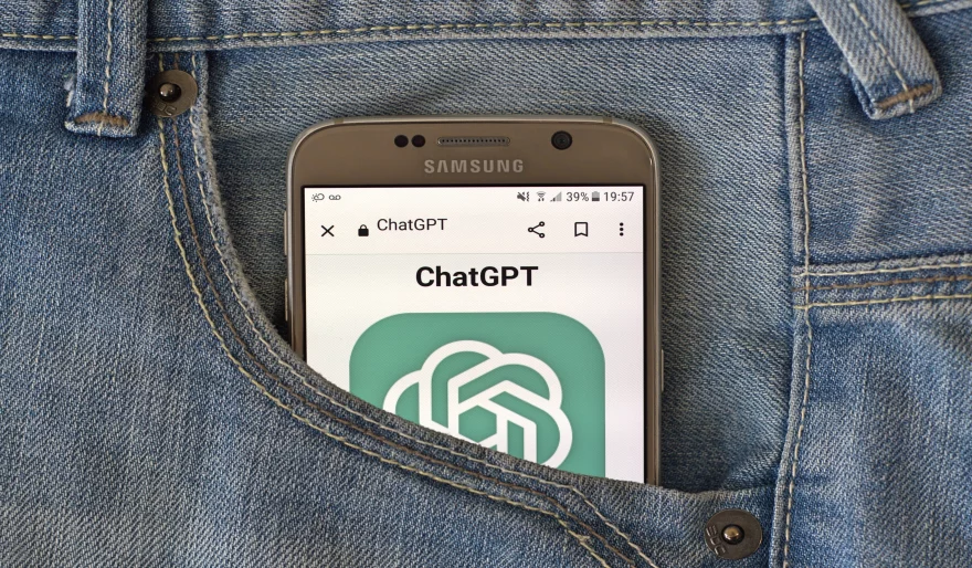 From iOS to Android:  ChatGPT App Now Available for Android Users