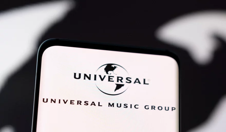 Google and Universal Music in Talks to License Artists' Voices for AI-Generated Songs